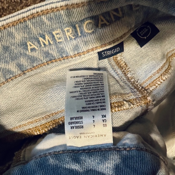 4r American Eagle “strigid mom jean” - Picture 4 of 4